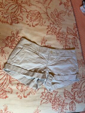 American Eagle Outfitters Light Beige Rolled-Hem Jean Shorts